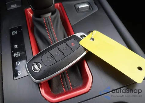 2025 Nissan Kicks Sr Intelligent Awd from USA, damaged, VIN 3N8AP6DD2SL340051